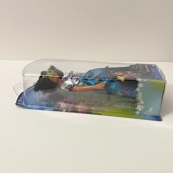 Jakks Disney Encanto Mirabel Madrigal Fashion Doll - Picture 8 of 15